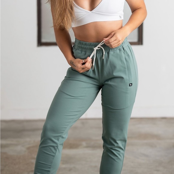 NEW Wild South Strike Joggers - Picture 2 of 7